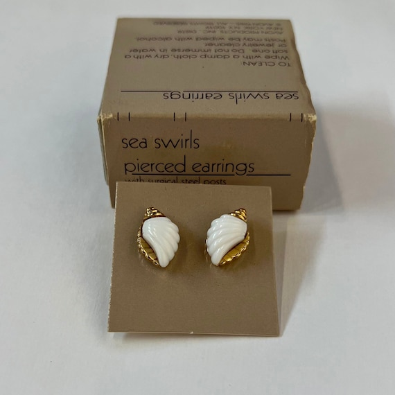 Vintage Avon white sea shell stud earrings, 1985 - image 2