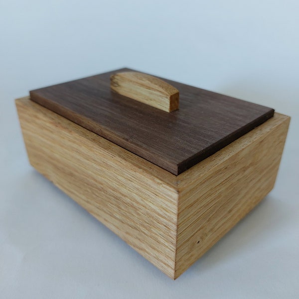 Scatola in legno di castagno e noce - Chestnut tree and walnut Jewelry box