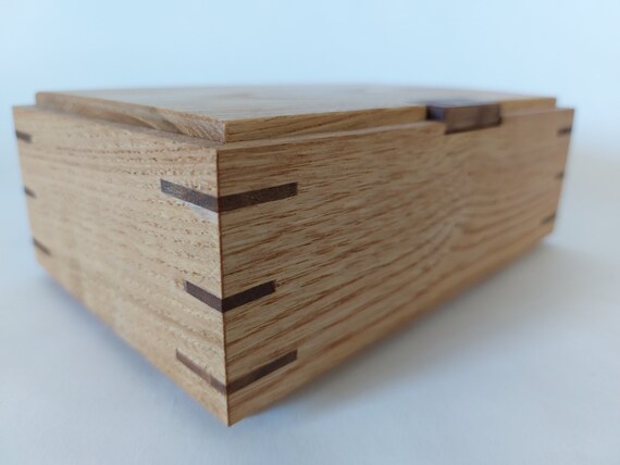 Scatola in legno: castagno con inserti in noce  Falegnameria, fai da te e  lavorazione del legno 