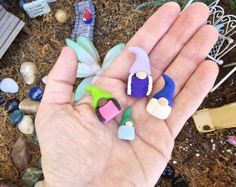 Miniatuur kleien kabouter | Gepersonaliseerd voor jongen of meisje | Decoratie voor een sprookjestuin | Kaboutercadeau