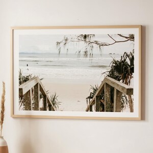 Impresión de arte de pared con paisaje costero, póster de playa bohemio para sala de estar, impresión de casa de playa, atardecer en el océano para regalo de inauguración de la casa, póster de surfista