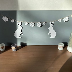 Hasen Blumen Girlande aus Papier