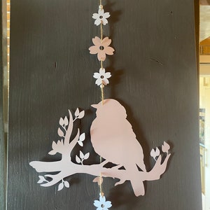 Kurzer Anhänger Girlande aus Papier - Vogel auf einem Ast - Blumen