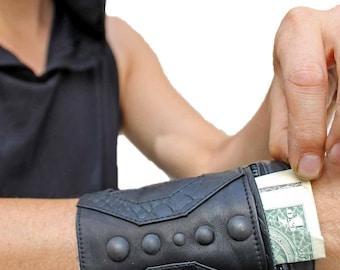 ARROW WRIST WALLET - Black Leather Wrist Cuff, Secret Pocket, Leather Bracelet With Snaps, Gauntlet, Arm Bracer