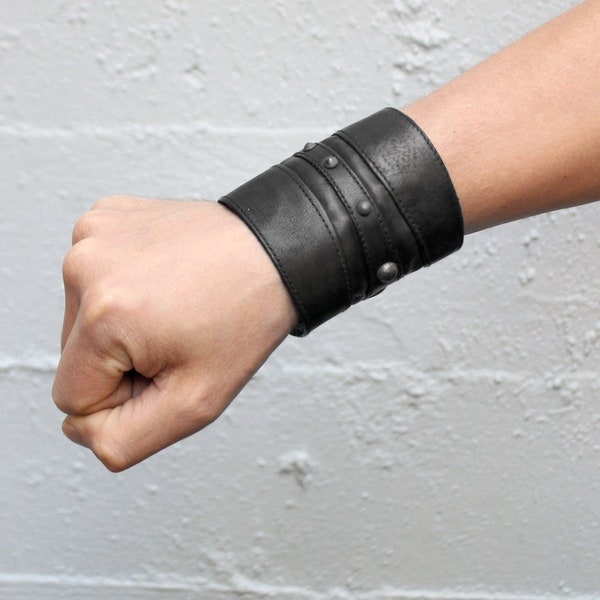 WRIST WALLET CUFF - Functional Black Leather Bracelet With Pocket, Fire Safe, Arm Cuff, Wallet Cuff, Wrist Wallet, Punk Cuff, Cuff Bracelet