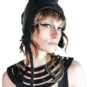 ブラックレザーの悪魔の飛行ヘルメット - 角付きブラックレザーの悪魔の帽子、爆撃機ヘルメット、悪魔の角、耐火フェスティバルハット、悪魔のコスプレ