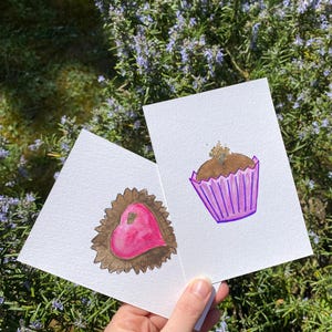 Handgemalte Aquarell Karte | Herz-Pralinen Karte | Muttertag, Geburtstag | 10,5 x 15cm | Rückseite weiß