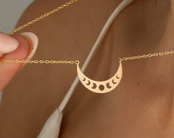 Crescent Moon Necklace, Moon Pendant Necklace,Moon Phase Necklace,Christmas Gift, Astrology Necklace, , Celestial Necklace,Black Friday Sale