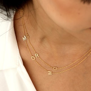 18K Gold Seitlich Initial Halskette | Buchstabe Halskette | Buchstabe Charm Halskette | Personalisierter Schmuck | Buchstabe Halskette | Abstimmung Halskette