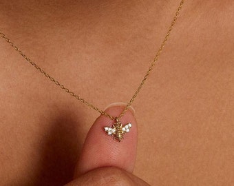 Diamond Honey Bee Necklace,Dainty Bee Necklace,Bee Jewelry,Bumble Bee Necklace,Tiny Bee Necklace,925K Sterling Silver Pendant,Christmas Gift