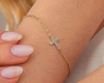 Bracelet croix minimaliste, cadeau de communion, breloque en argent sterling, bracelet délicat, design simple, cadeau pour elle, cadeau de Noël