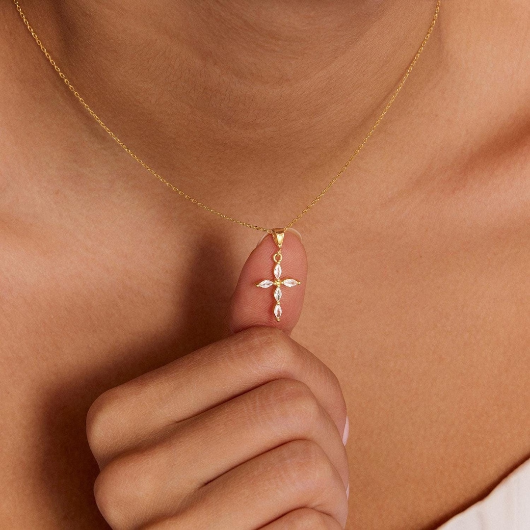 Collier croix pavée, collier croix diamant, collier croix religieuse, cadeau de communion, breloques religieuses, cadeau de Noël, - Etsy France