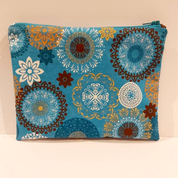 Pochette zippée bleue motif mandala