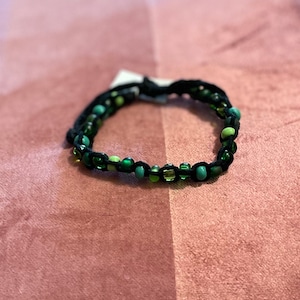 Bracelet en perles de verre vert