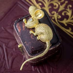 Vintage Mouse Brooch 18ct Gold Diamond Eye