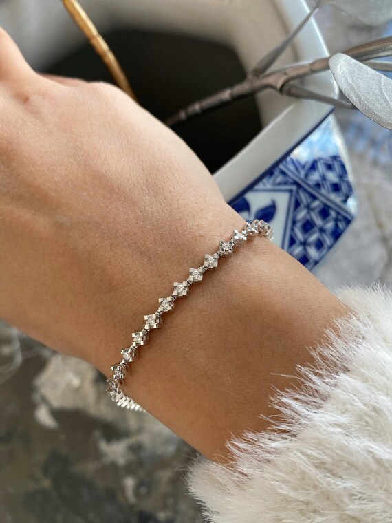 Thin diamond bracelet white gold deals