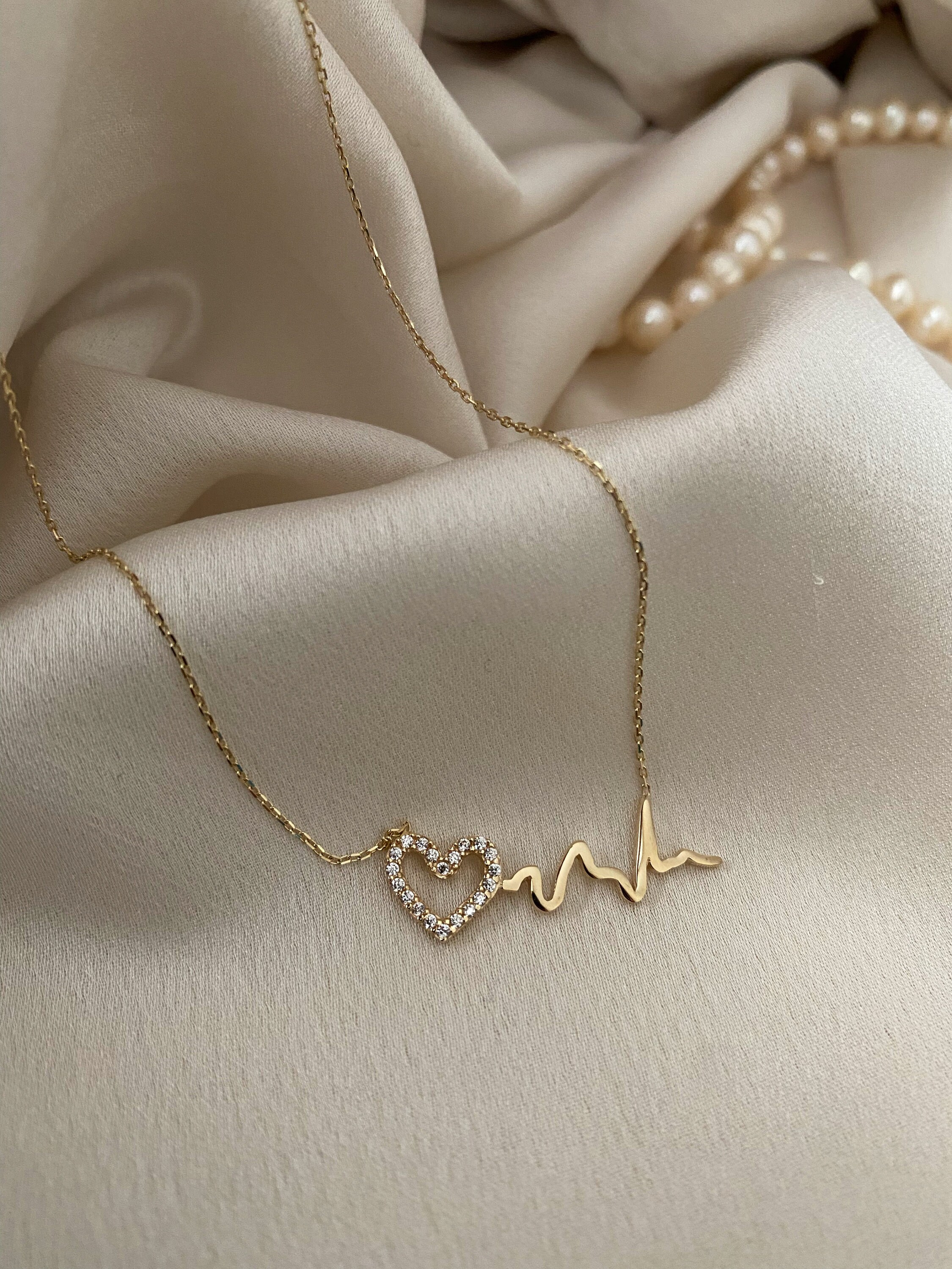 Heart rhythm 2024 necklace gold