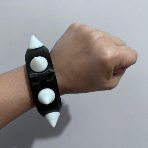 Super mario Bowser bracelets/Villain turtle game spiked rings cosplay accessory (PAIR)