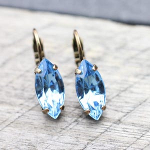 Himmelens pärla: Swarovski Marquise Cut-örhängen, Det blå ljusets dans, Julklappar, Leverback-örhängen gjorda med blå kristaller, F34ab