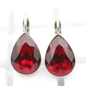 Pendientes colgantes Swarovski rojo intenso, regalos de Navidad, regalo romántico para mujer, pendientes de diamantes de imitación, pendientes brillantes, regalo para ella f36-1as-sw