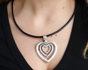 Mom Dad Baby Pendant, Triple Heart Pendant, Layered Pendant, Silver Plated Heart Pendant, Heart Jewelry, Family Pendant, Gift For Mom, PB32