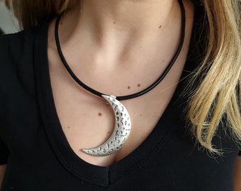 Crescent Moon Pendant, Moon Pendant, Witchy Pendant, Bohemian Necklace Pendant, Spiritual Pendant, Choker Pendant, Half Moon Pendant, PB25