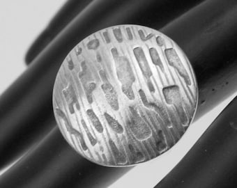 Geometric Disc Ring, Geometric Jewelry, Engraved Ring, Unusual Rings, Boho Ring, Wall Shaped Ring, Silver Plated Celtic Ring, RB117