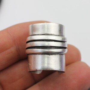Silverpläterad keltisk bred spinnerring, julklappar, abstrakt etnisk ring, sterlingsilverpläterad modernistisk ring, gåvor RB153