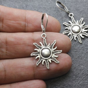 Schamanen Sonne Ohrringe, Sonne Charm Ohrringe, Sterlingsilber überzogene Ohrring, Schamanen Sonne Ohrringe, Sommer Ohrringe, Sonne Schmuck, ZMB723 Ohrringe