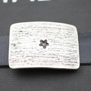 Daisy Belt Buckle, Minimal Flower Belt Pin, Boho Belt Buckle, Minimal Belt Buckle, Hippie Belt Buckle, Leaf Belt Buckle, GSB226as