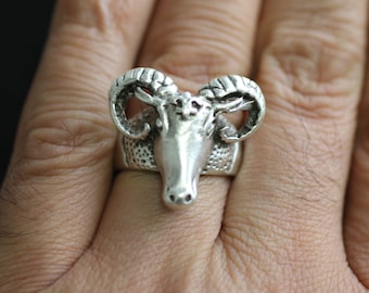 雄羊の角のリング：ソリッドブロンズ、精巧な質感 - ユニセックス