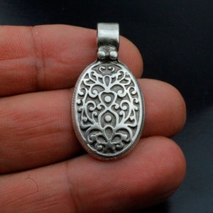 Embroidered celtic pendant, Stylish necklace material, Victorian jewelry supplies, Elegant pendant, Oval pendant, Bohemian Pendant, PB112
