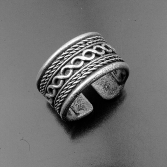 Suplight 925 Sterling Zilver Triune Keltische Knoop Bandring, 5mm 8mm Ierse Keltische Vingerring voor Vrouwen Meisjes (met Geschenkdoos), Sterling zilver, niet bekend