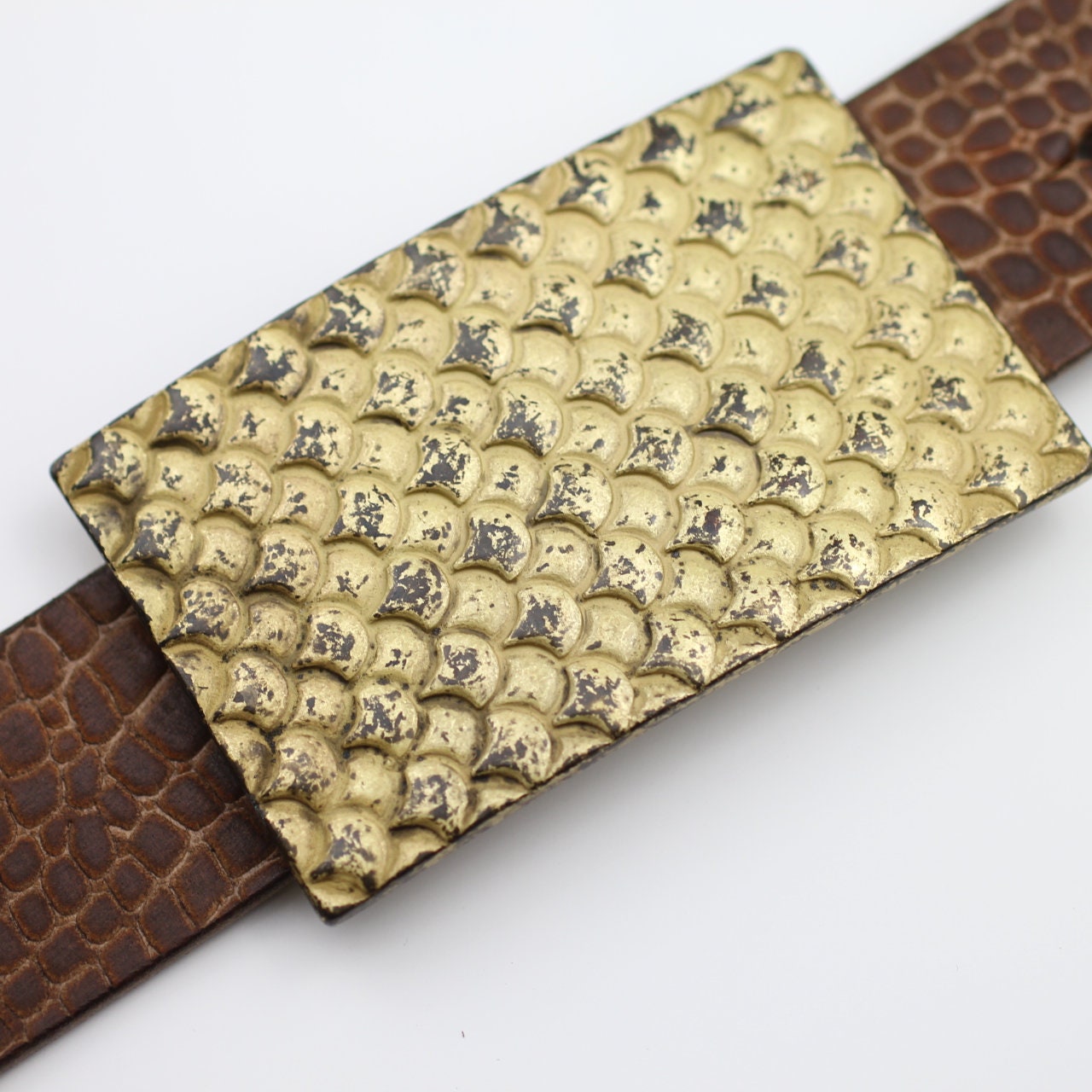 Vintage Gold Belt Buckle, Fish Scale Belt Buckle, Scales  display picture 3