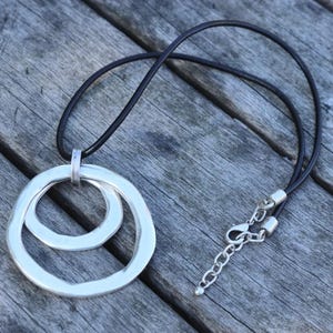 Collana In Acciaio Argentato Con 2 Cerchi Intrecciati - Foto 5