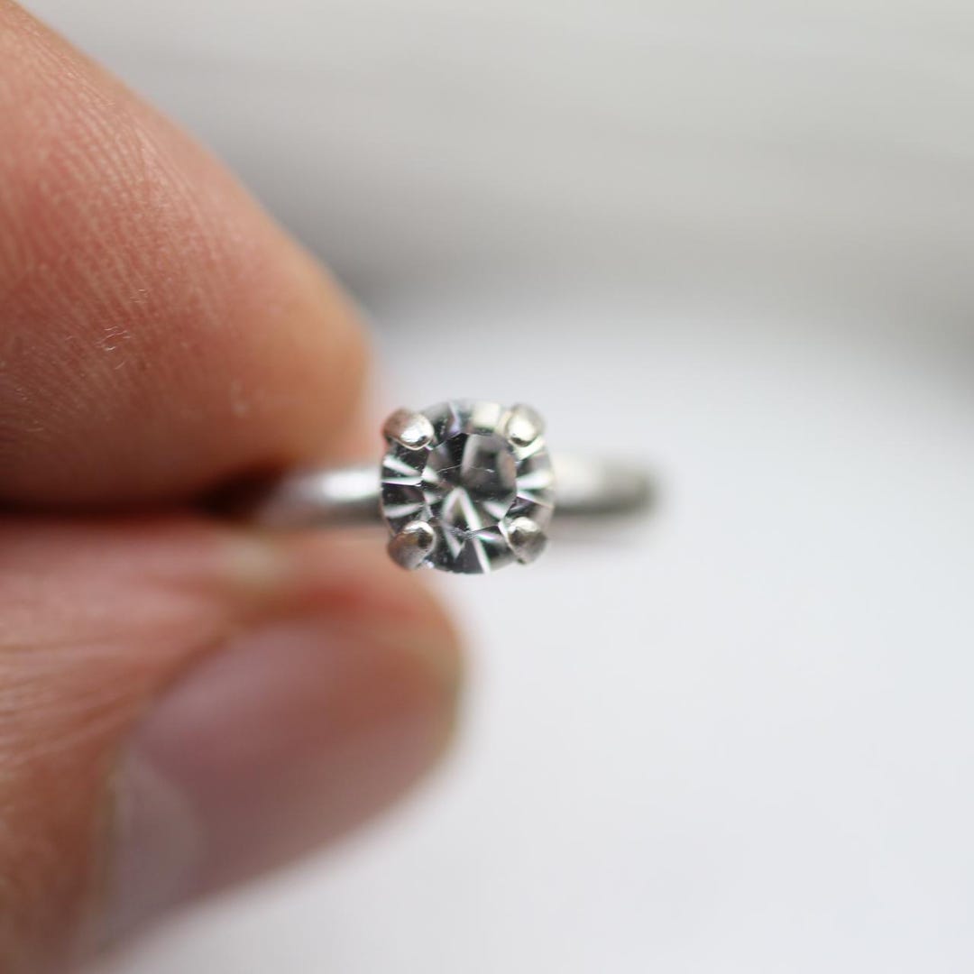 ミニスワロフスキークリスタルリング 6 mm、小さなクリスタル 