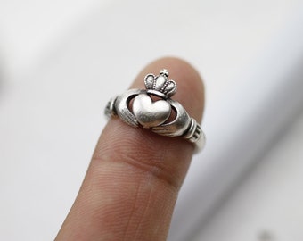 Irischer Claddagh Ring, Heart and Hands Ring, Anniversary Ring, Love Ring, Heart Jewelry, Irischer Ring, King Tiara Ring, Christmas Gift 371