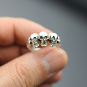 Triple Skull Ring, Skull Stacking Ring, Silver Skull Ring, Gothic Skull Ring, Dead Heads Ring, Boho Ring, Unisex Skull Ring, Mens Rıng R419