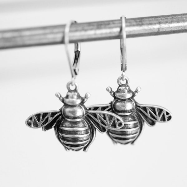 Honey Bee Earrings, Bee Earrings, Boho Bee Earrings, Bangle Earrings, Animal Earrings, Bee Charm Earrings, Minimal Bee Earring, ZMB1080