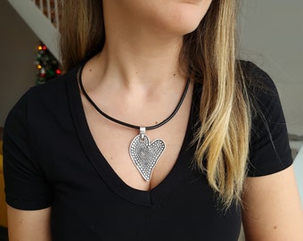 Gothic silver heart pendant, Heart necklace, DIY heart jewelry, Romantic gift for her, Unique heart accessory, Modern pendant supplies, PB80
