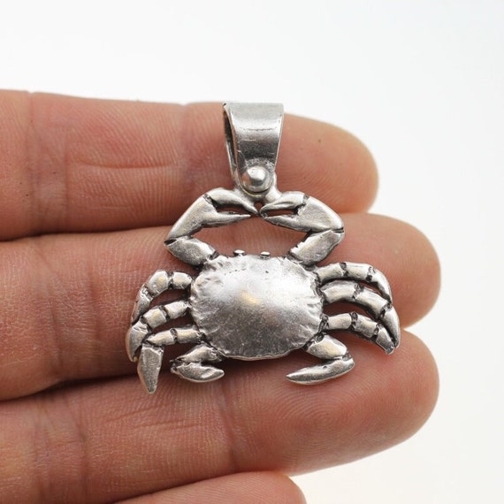 Unisex Crab Charm, Beach Ocean Sea Life Holiday Summer Necklace, Christmas Gift, Crab Necklace in Sterling Silver plated brass, Gifts PB158