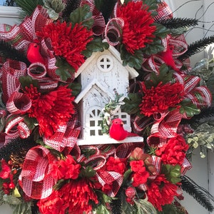 Kardinalhaus Winterkranz. Türkranz vorn. Weihnachtskranz. Urlaub Willkommenskranz. Alltagskranz für fast das ganze Jahr.