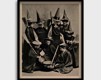 Stampa di Halloween con streghe che cucinano / Fotografia vintage / Decorazioni di Halloween / Arte murale spettrale / Poster con costumi da strega / Stampa di streghe di Halloween