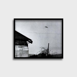 McMinnville UFO Photo 1950 | Vintage Flying Saucer Print | McMinnville Oregon, Vintage Flying Saucer Retro Print, Vintage, UAP, Flying Disc