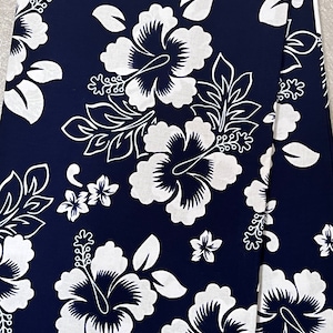 Tessuto floreale blu reale e bianco, stampa cera africana, tessuto di cotone ricco / floreale pittorico, tessuto moderno Ankara tagliato su misura