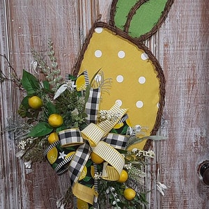 Lemon wreath for front door,lemon wall decor,farmhouse wreath,lemon door hanger,lemon twig everyday wreath,farmhouse decor,kitchen decor