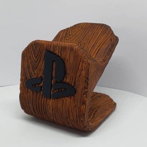 Ps5/Ps4 Controller Stand Rustic Oak with Wood Relief