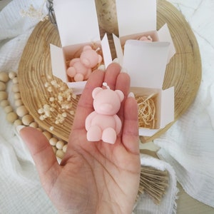 Bomboniere per candele mini orsacchiotto per gli ospiti con scatola REGALO ed etichetta PERSONALIZZATA, colore SALMONE, bomboniere per candele Baby Shower, cera di soia fatta a mano