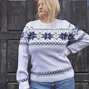 WOOL JUMPER - Knit Swedish Norwegian Scandinavian - Unisex  Men women - Winter knitwear pullover Christmas gift SNOWFLAKE