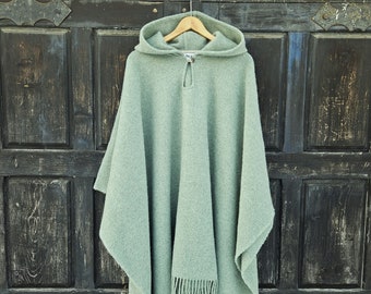 Wool poncho OLAND Unisex ruana cape - Green wool blanket poncho coat with or without  hood - Comfortable cape cloak shawl outdoor In2Nord